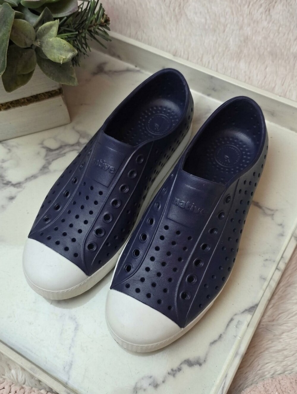 NATIVE Jefferson Blue And White Shoes Outdoor Beach Women's Size 7